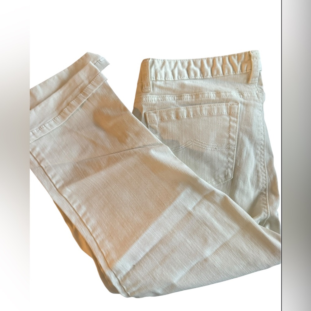 Michael Kors White Capri Jeans Spring Time Outfits Summer Outfits Clean Girl
